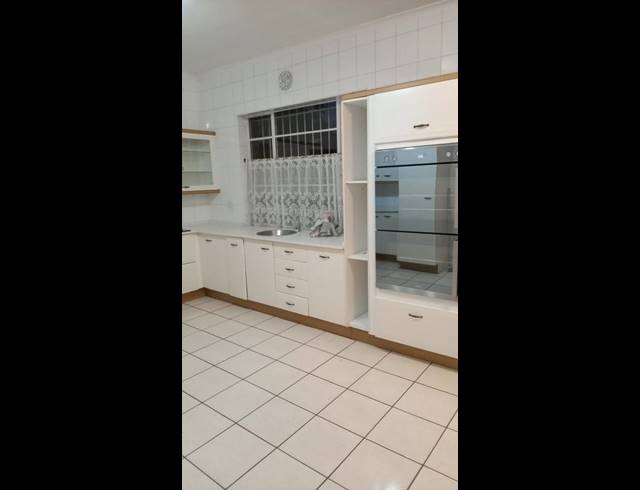 3 BEDROOM PROPERTY TO RENT IN KENSINGTON